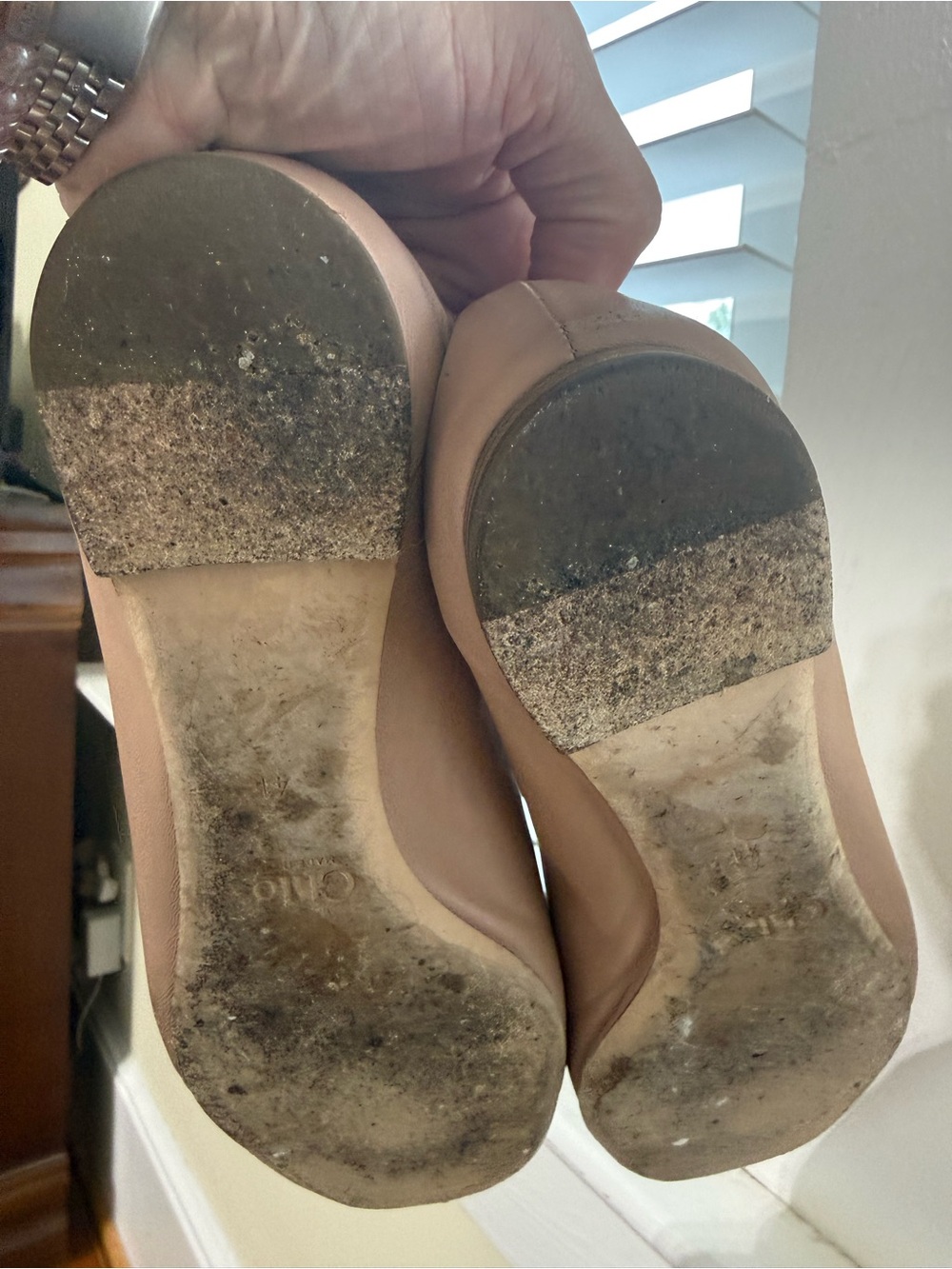 CHLOE Neutral Scalloped Leather Ballet Flats - Women - Picture 4 of 4